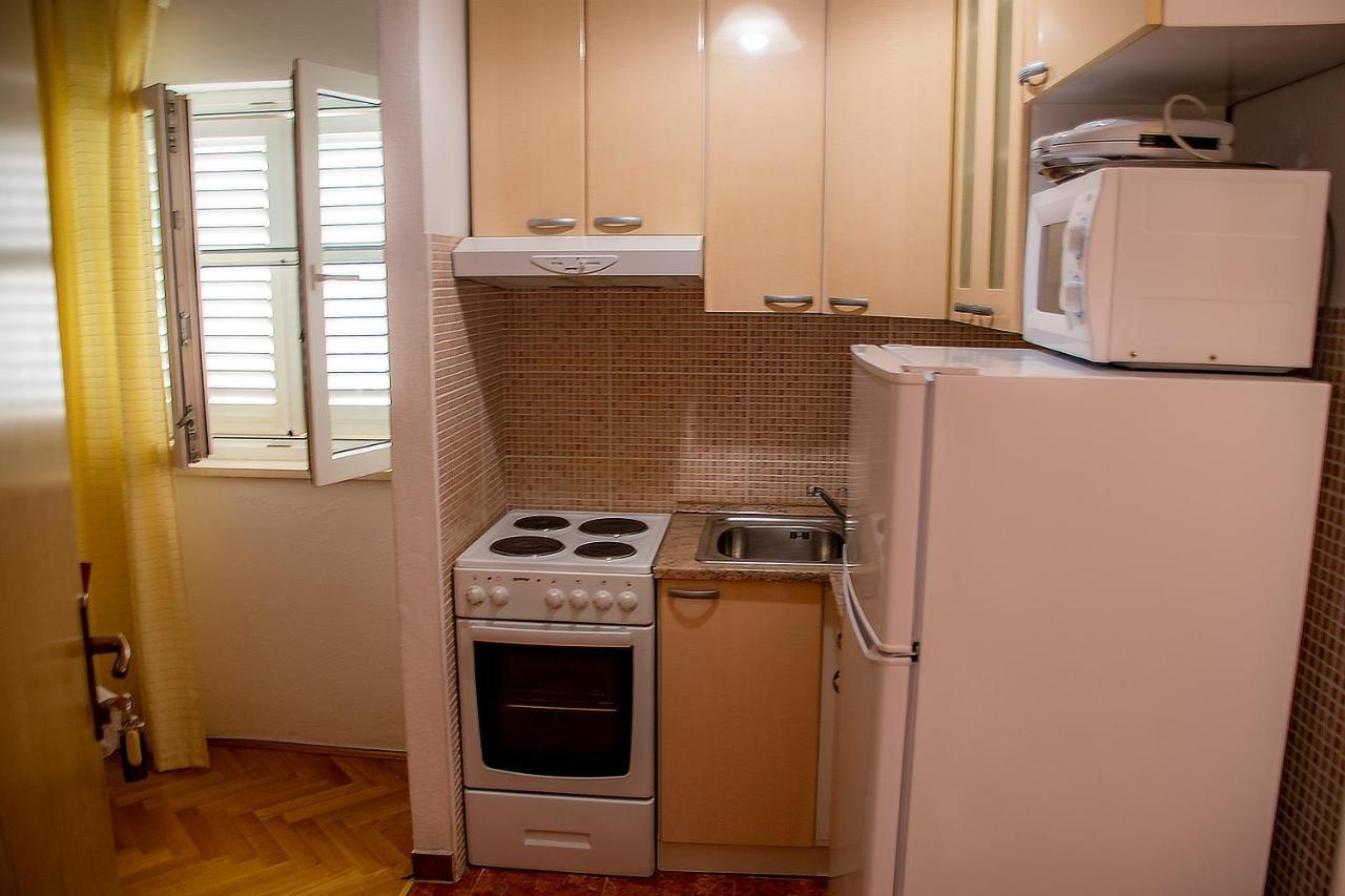 Apartments Lile By The Sea, Celina Zavode エクステリア 写真